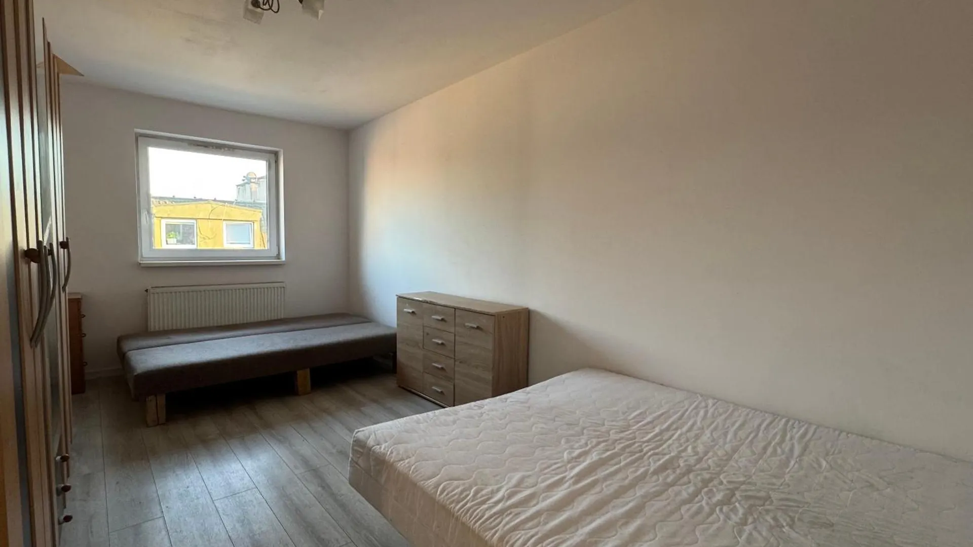 3 Rooms, 5 Beds, 7 People Vratislav Polsko